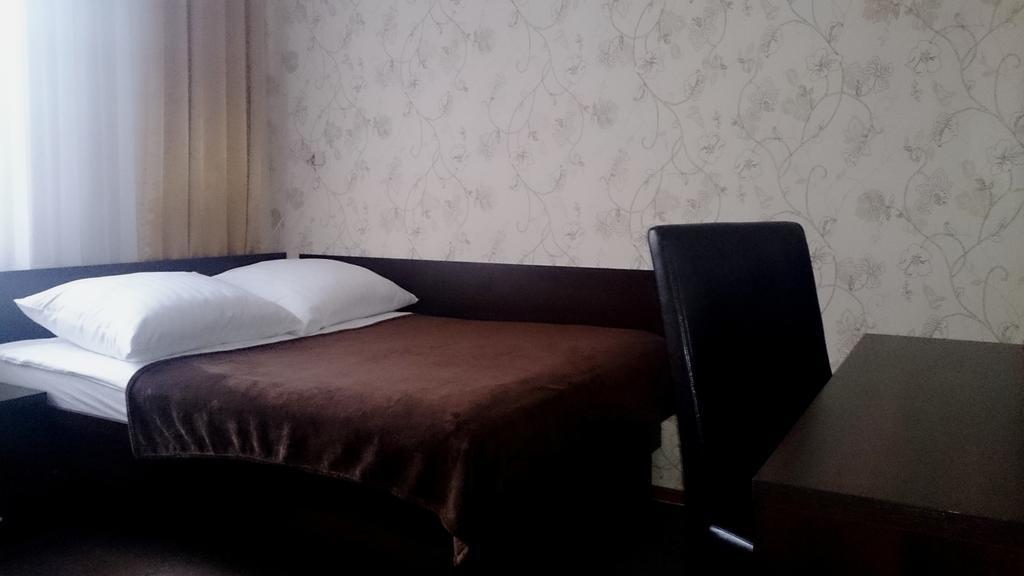 Park Na Wojskiego Bed & Breakfast Marki  Oda fotoğraf